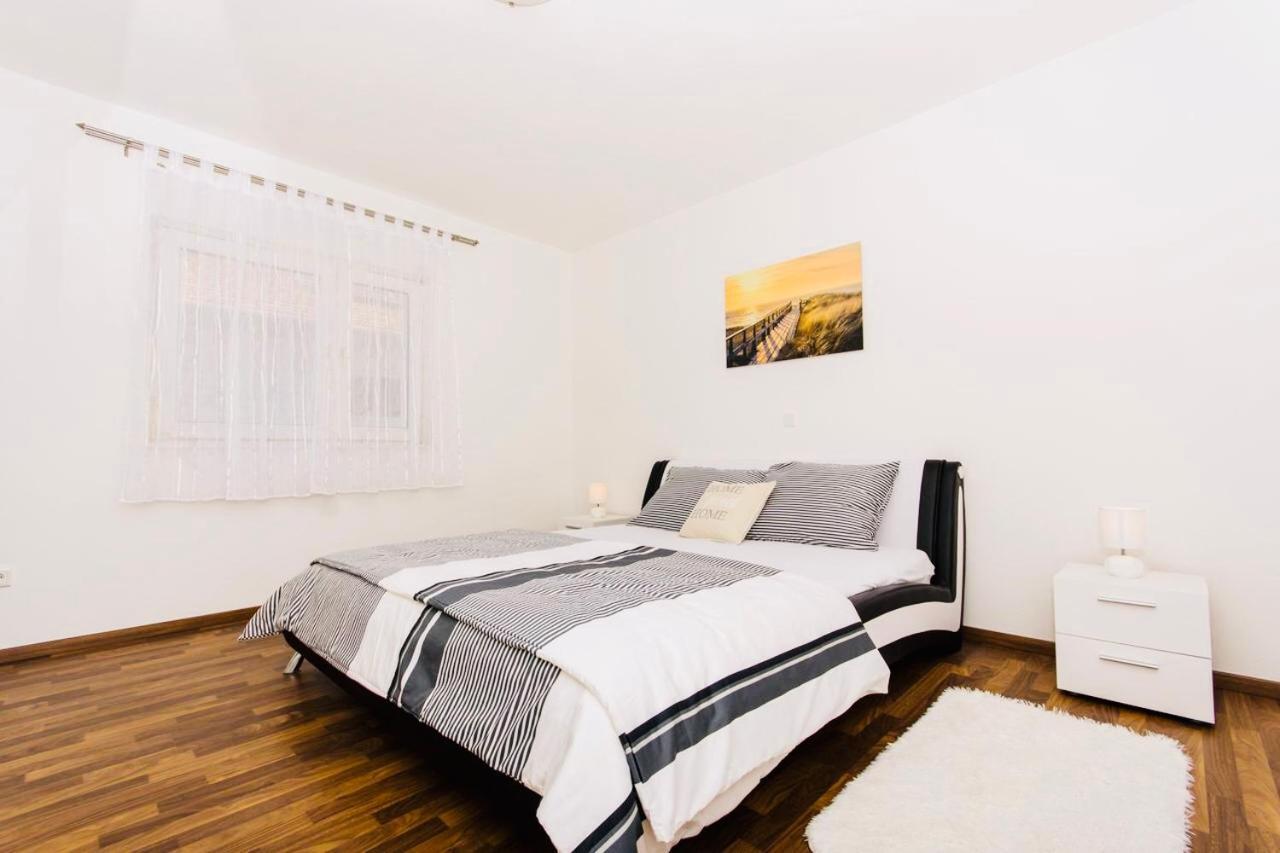 Aurora Apartment